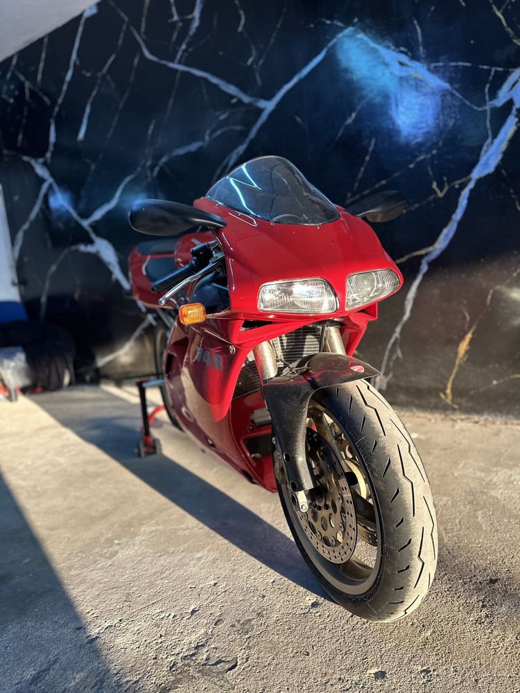 Ducati 748 em bom estado