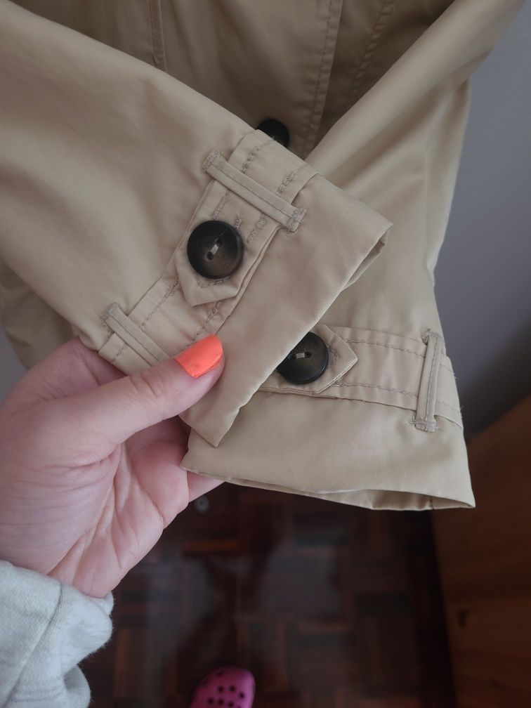 Casaco estilo gabardine trench coat forrado com capuz ZARA