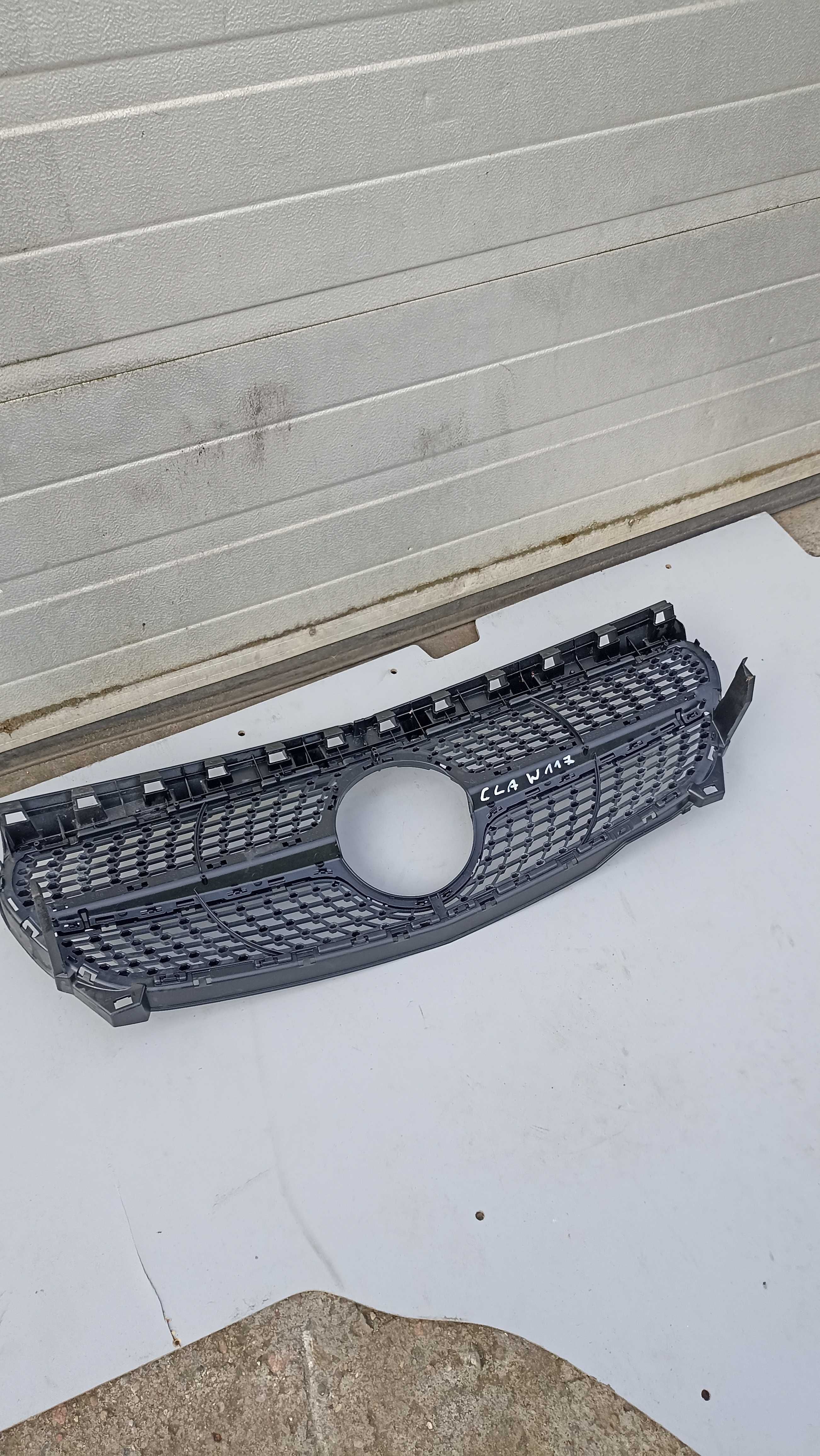 Grill atrapa Mercedes cla w117 AMG lift diamond