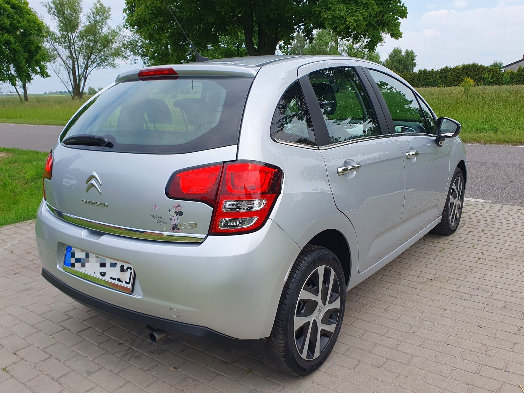 Auto po opłatach gotowe do rejestracji .
