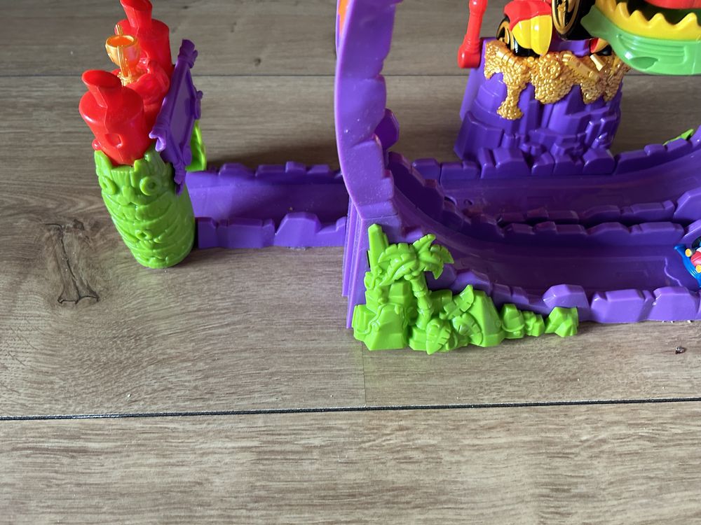 T racers wyrzutnia smoka z autkiem dragon loop