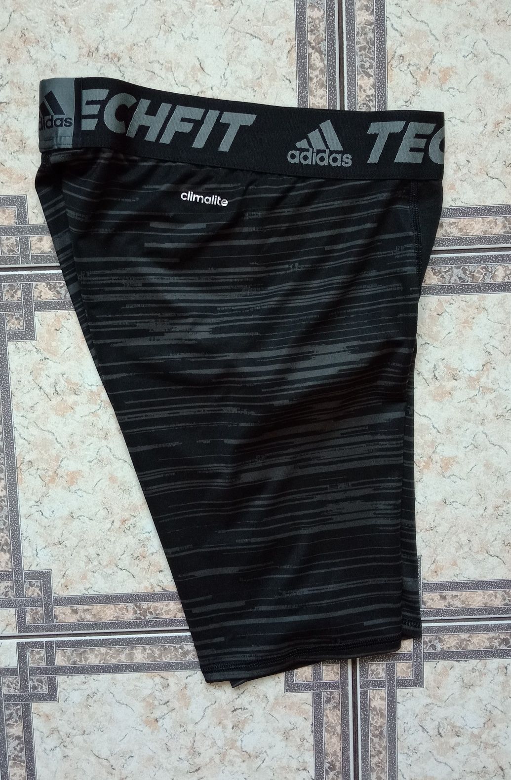 Adidas Techfit climalite spodenki sportowe treningowe męskie M