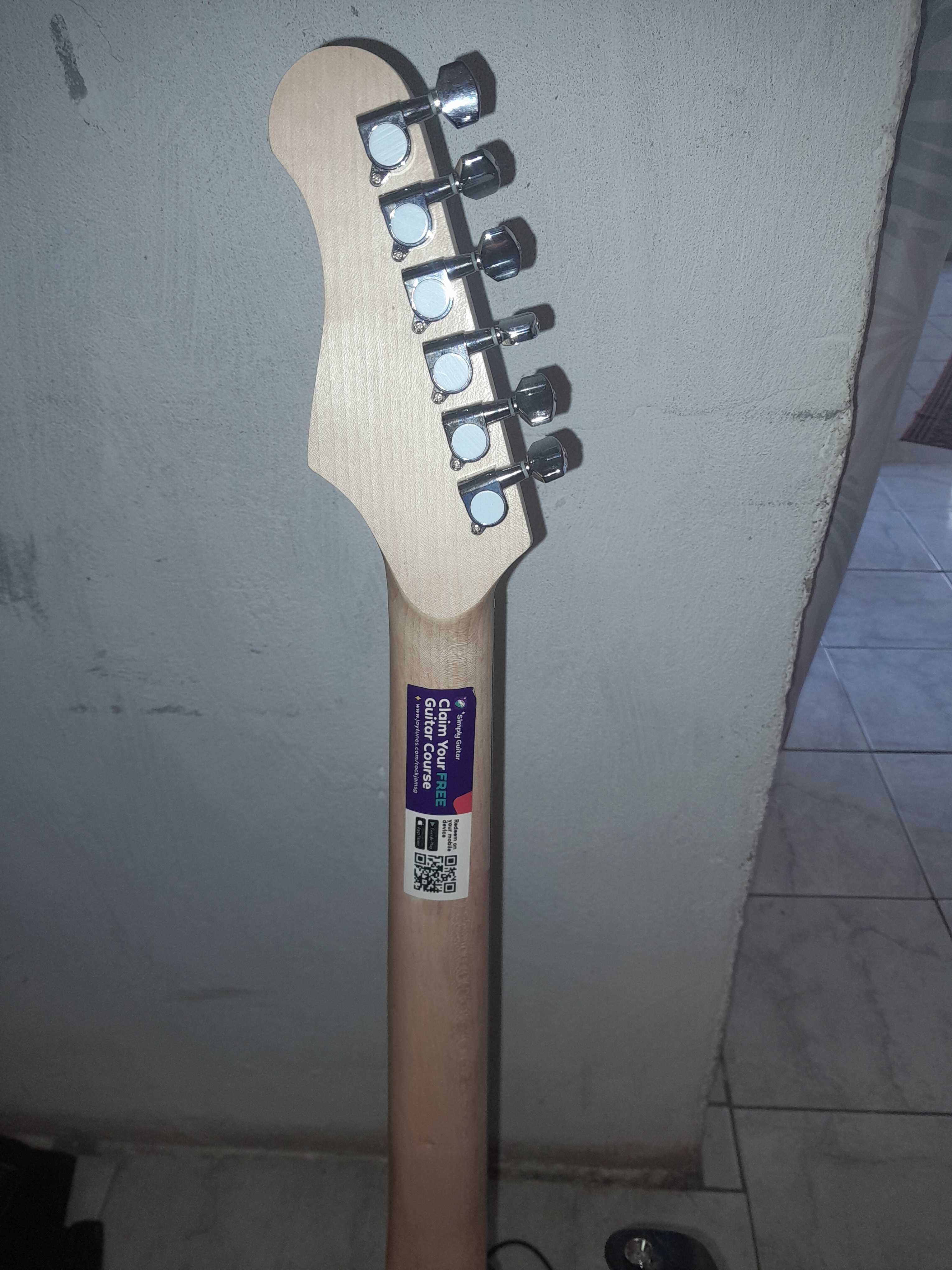 Guitarra eléctrica nova"