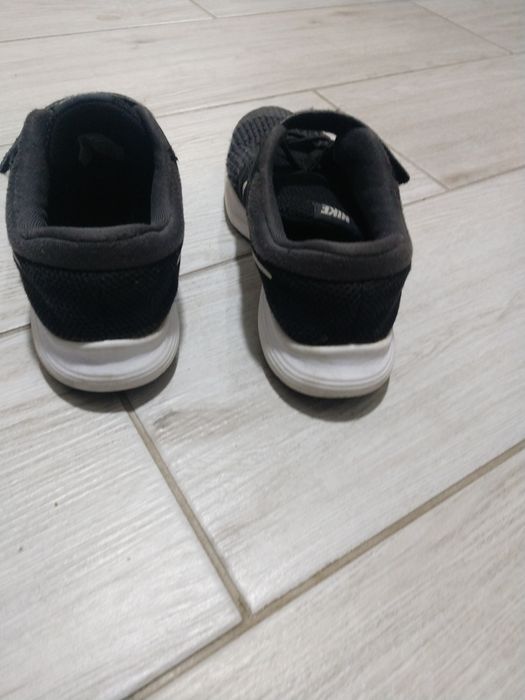 Продам кросівки nike