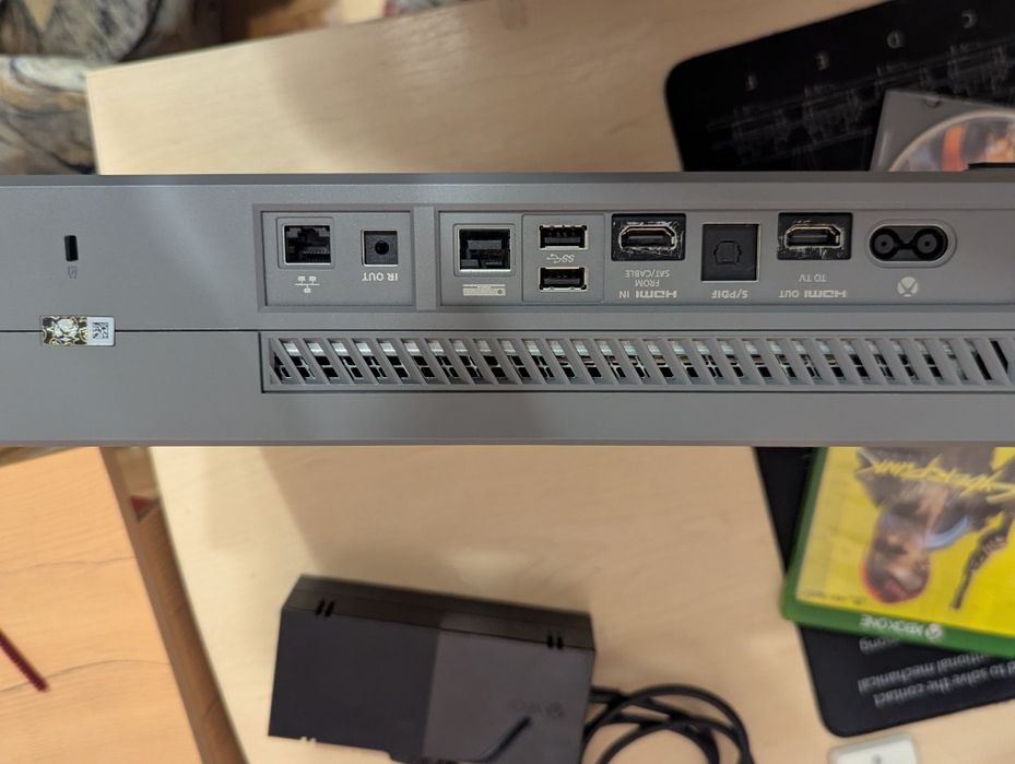 Продам Xbox One Fat + гра