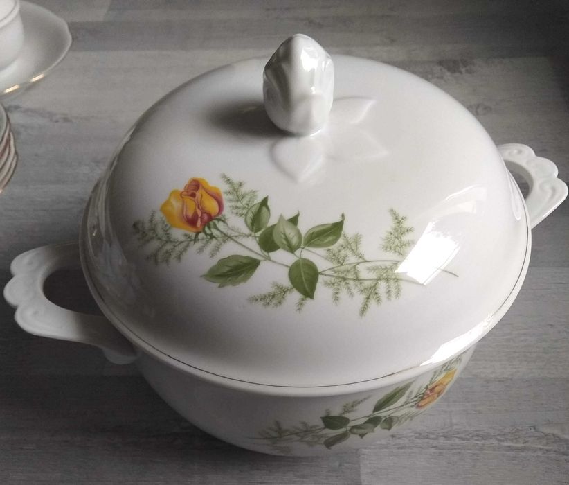 Serwis obiadowy porcelana