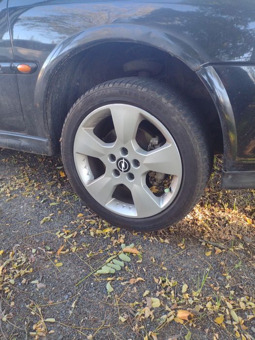 Sprzedam felgi r17 z oponami