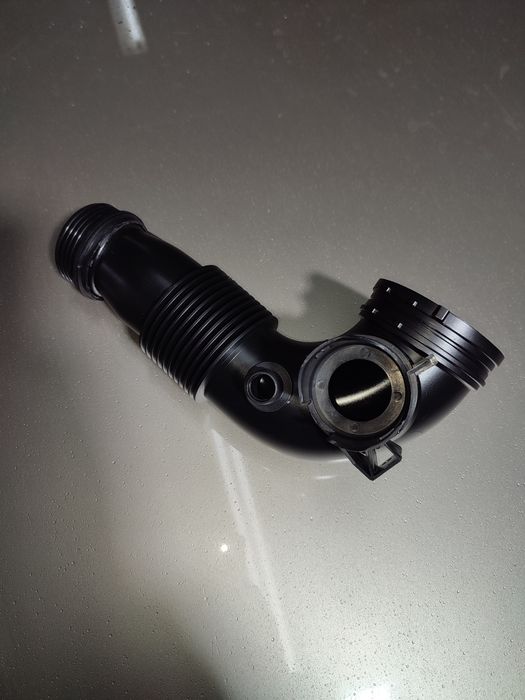 Патрубок турбіни БМВ ,BMW двигун n20 b20, номер 13717605638