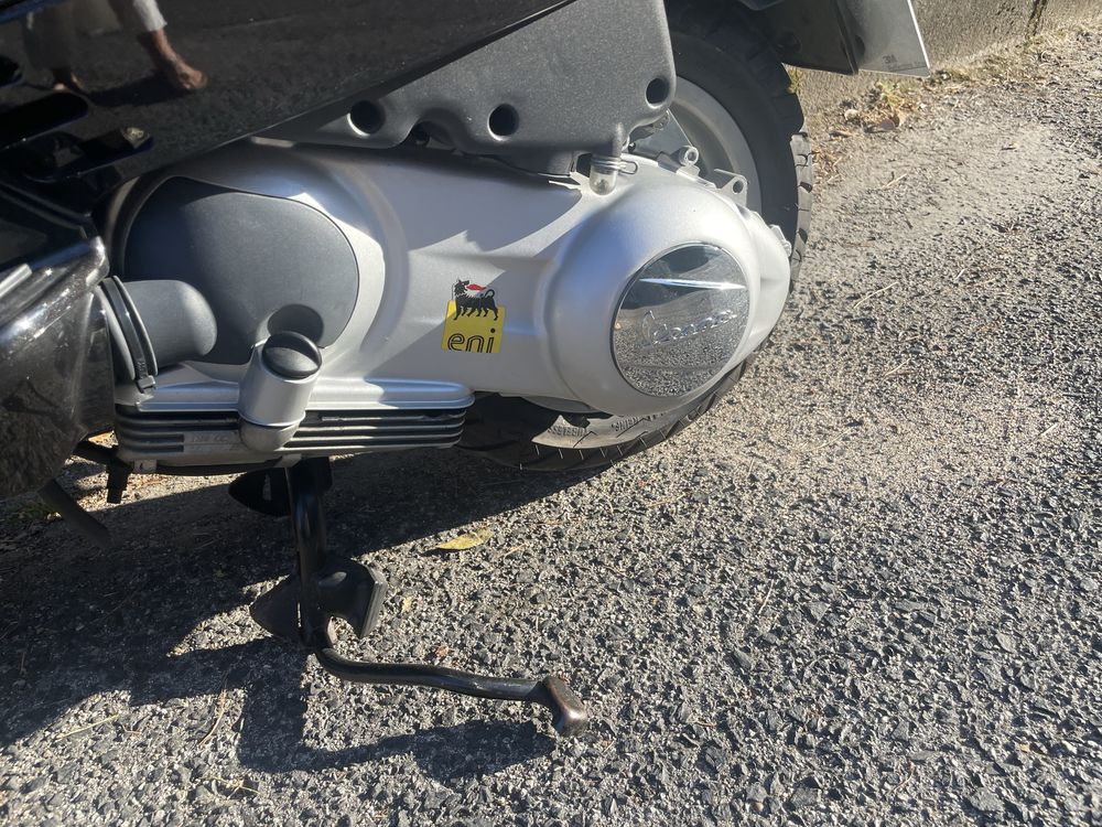 Vespa Lx 125 ie com suporte de bagagem