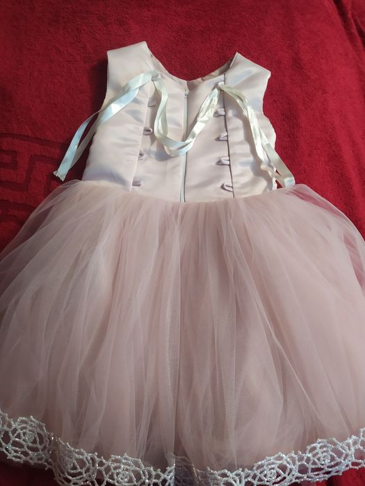 Святкова сукня для дівчинки
