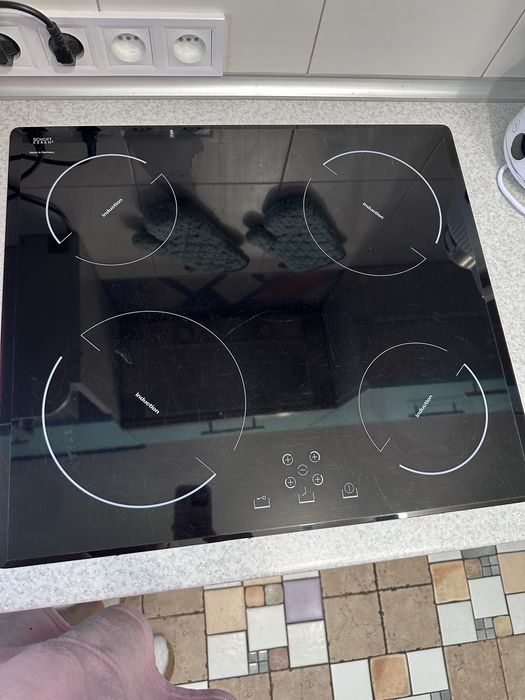 Індукційна плита поверхня Amica schott ceran