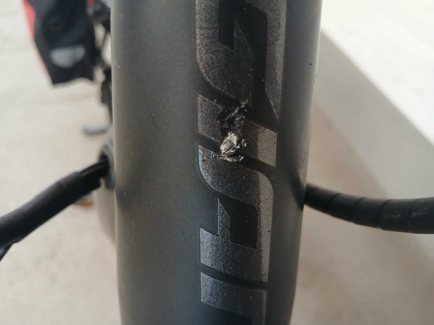 Rower elektryczny GIANT Explore E+ 1 Rozmiar XL Koła 29 Przebieg1400km