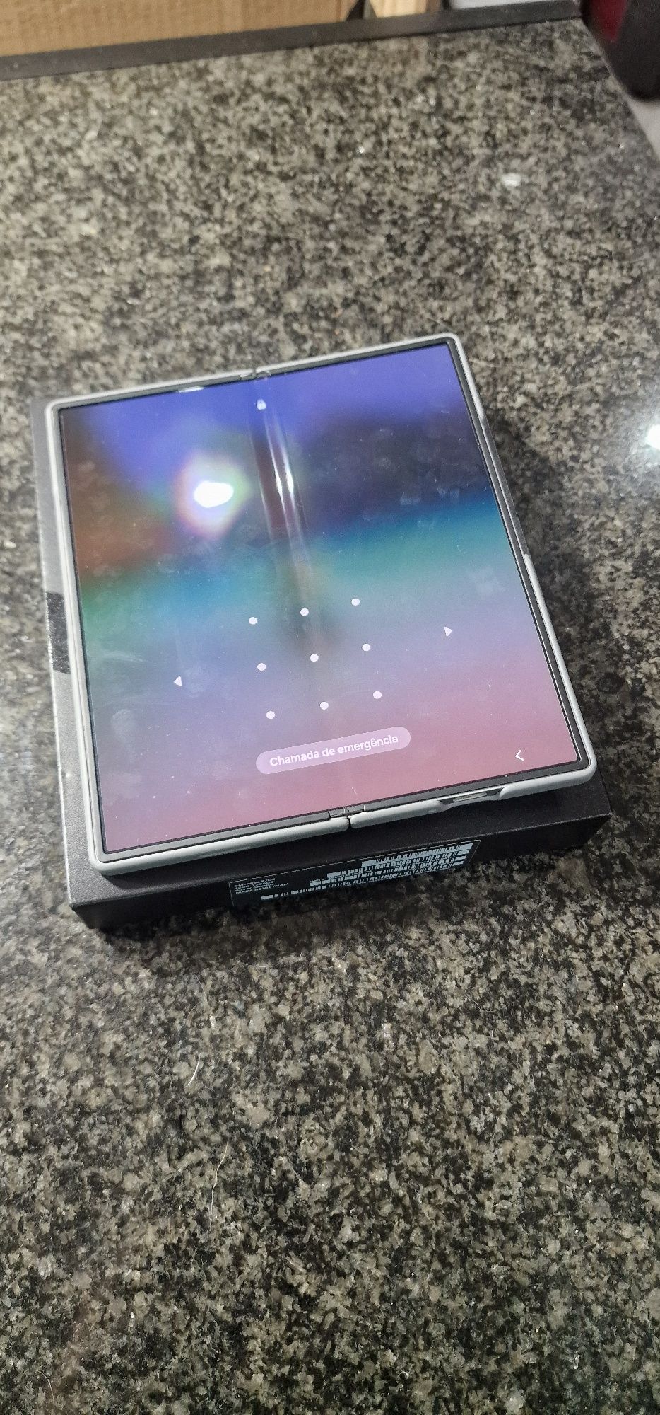 Samsung Z Fold 6 ainda com 2 anos garantia