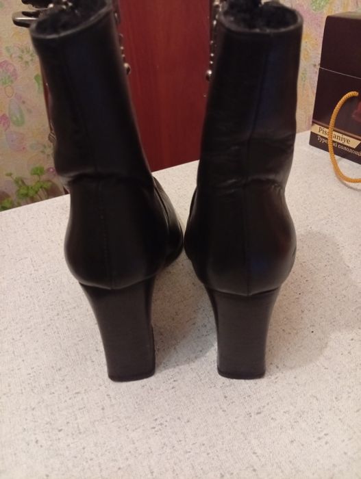 Зимние полусапожки.