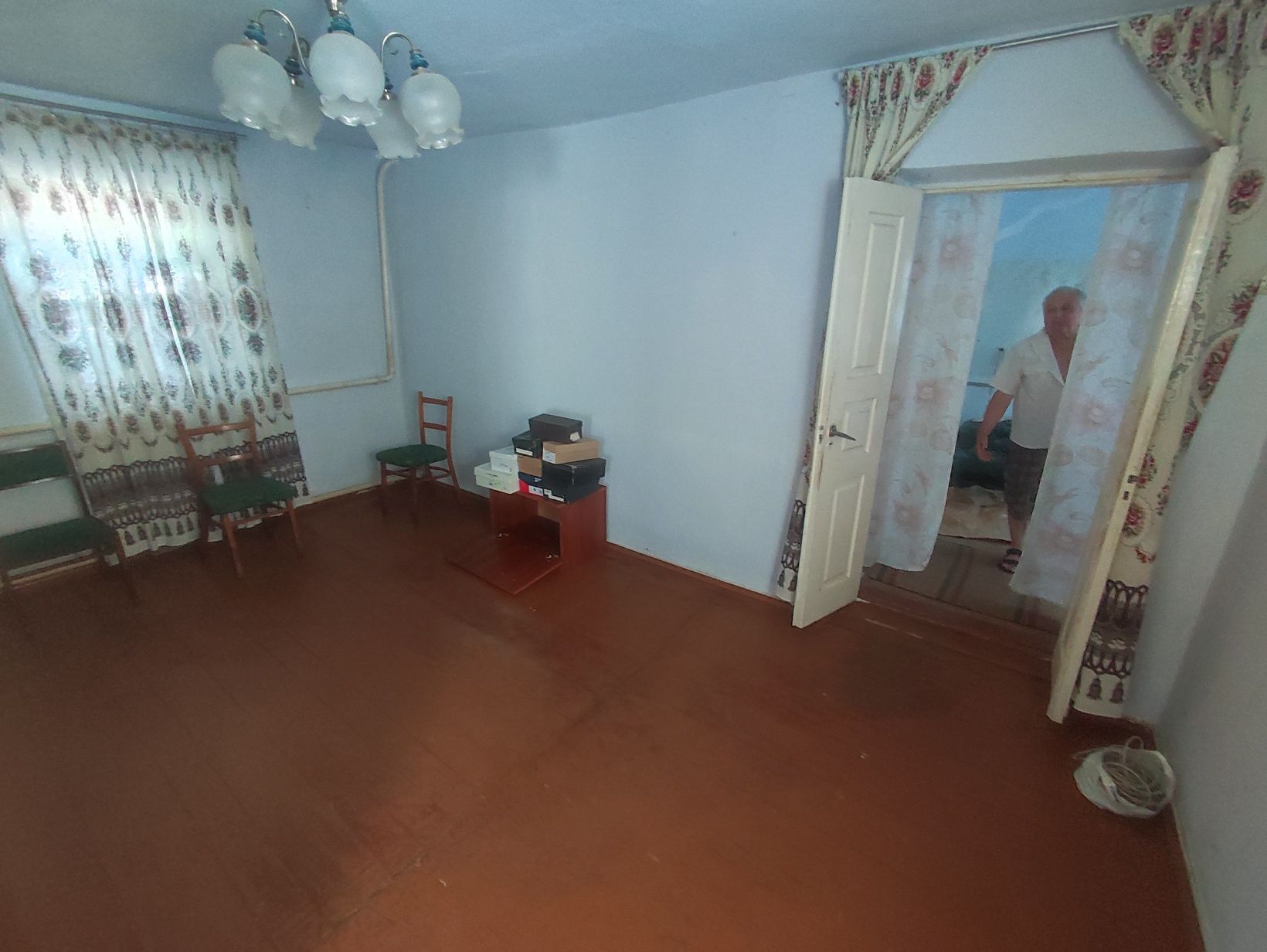 Продаж будинку центр 17900$