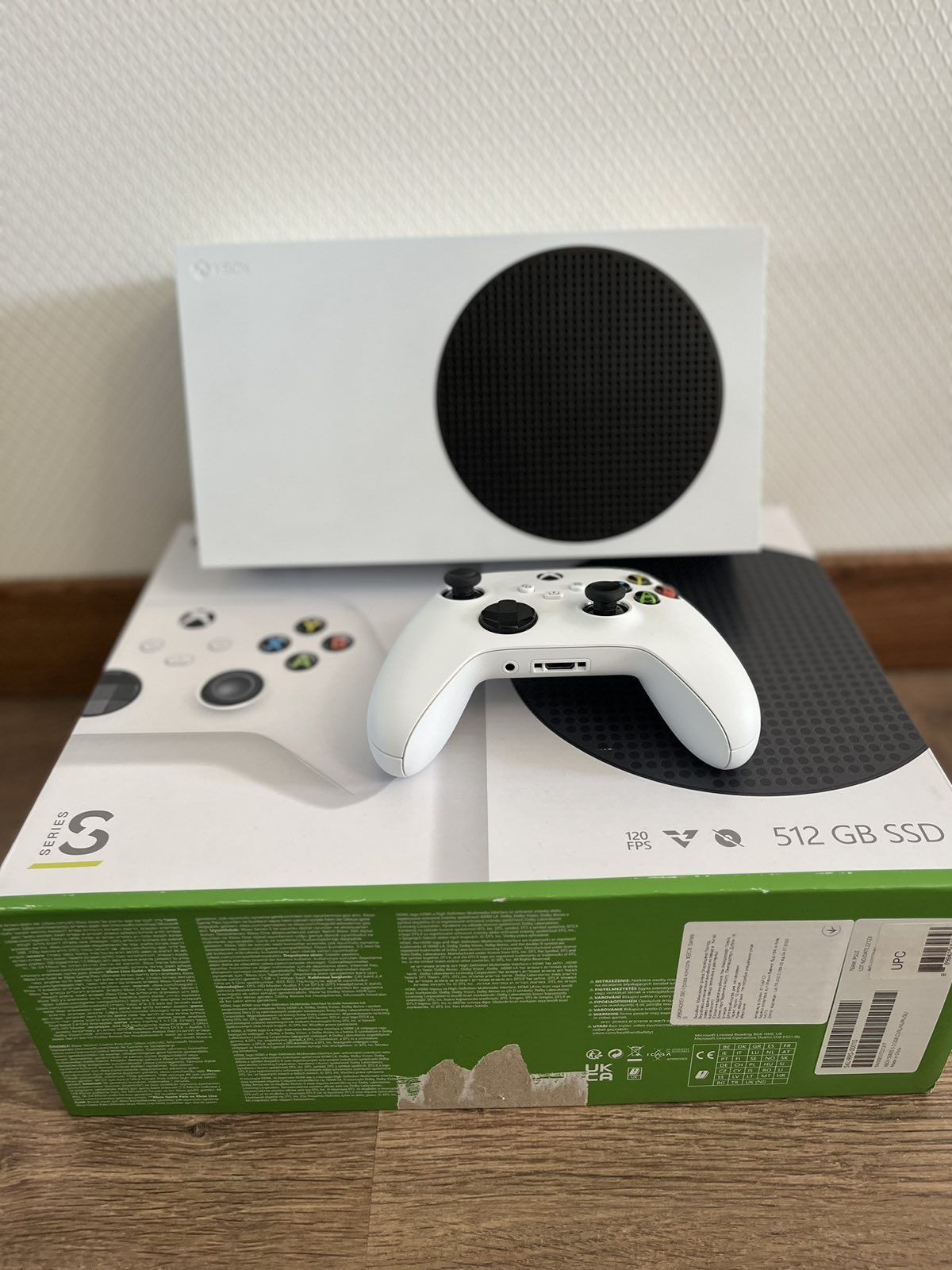 Xbox Series S 512GB з двома геймпадами