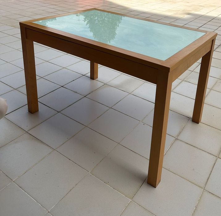 Mesa de madeira extensível