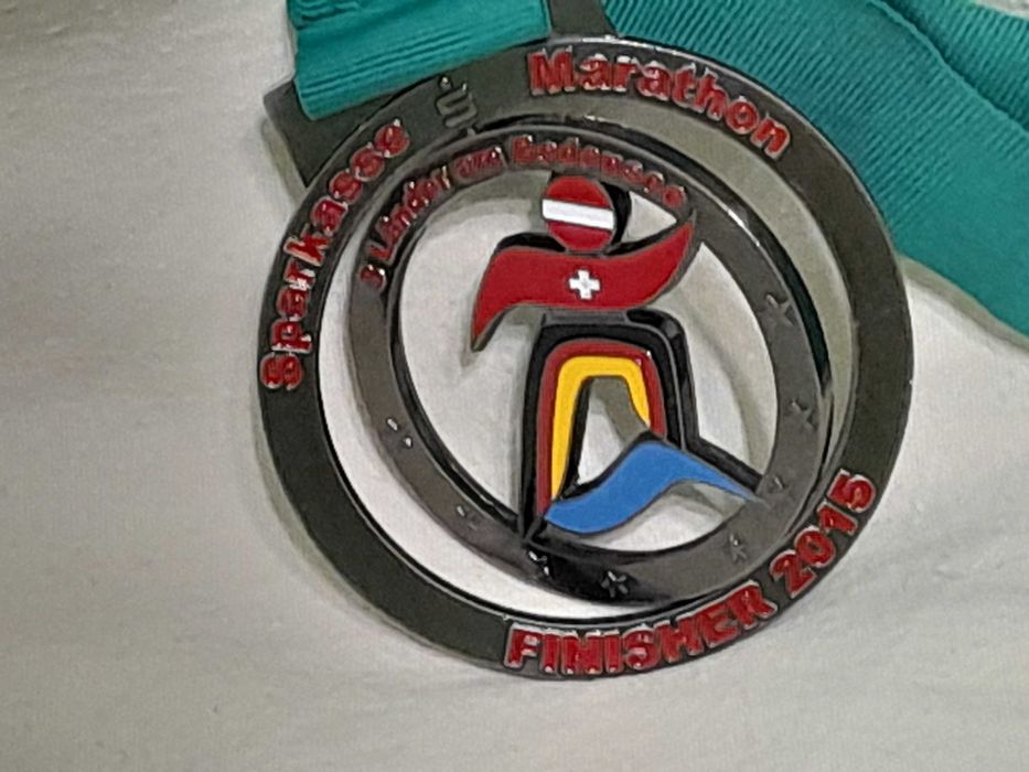 футболка Belgian Red Devils - L , медаль Sparcasse Marathon 2015