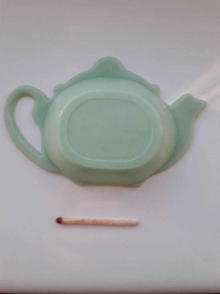 Podstawka na torebkę herbaty przed lub po użyciu. PRL