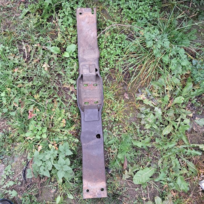 Podpora belka skrzyni jeep grand cherokee zj