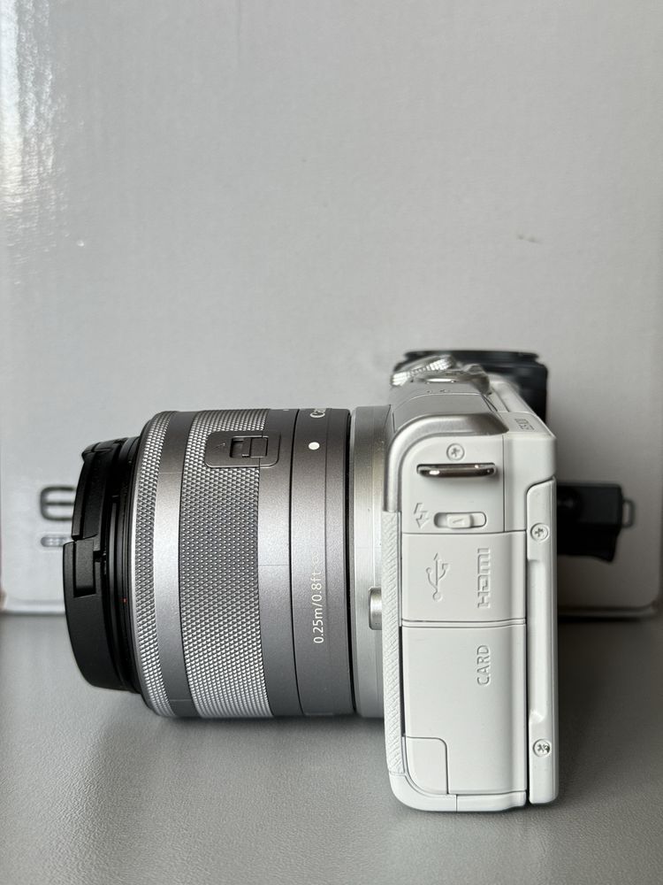 Продаю Canon EOS M200 (дуже гарний)