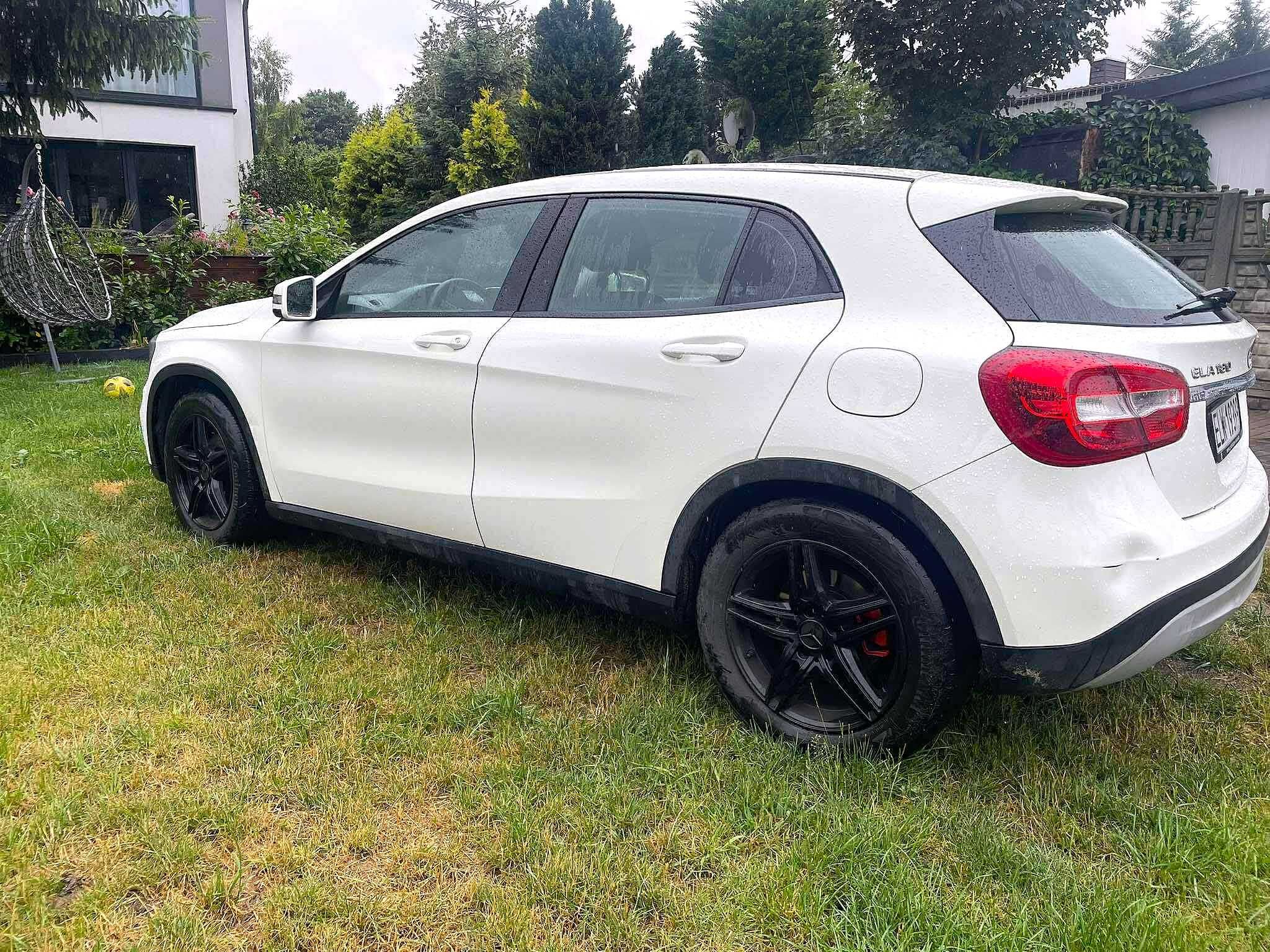 Mercedes GLA 180 1.5 CDI 2015r.