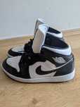 Nike Air Jordan 1 MID "Panda" roz. 40.5 Jeszcze na gwarancji