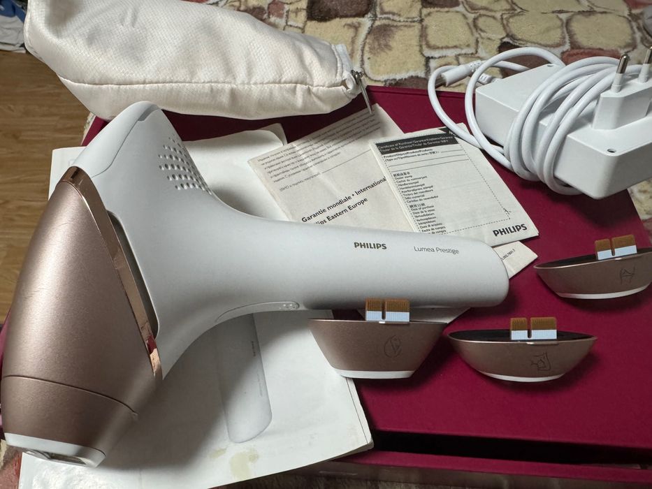 Фотоепілятор Philips Lumea Prestige BRI956/00 (серія 8000).