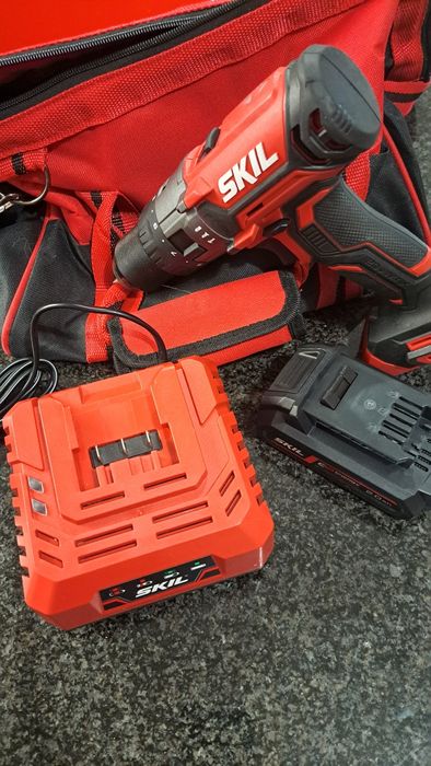 Aparafusadora/Berbequim SKIL 20V

Aparafusad