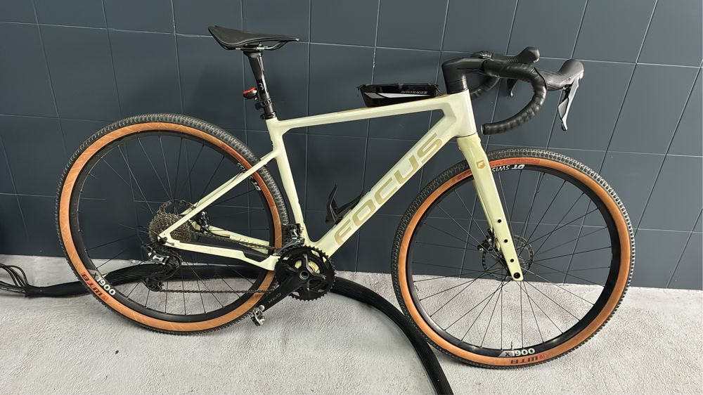 Bicicleta de Gravel Focus Atlas 8.8 | < 200KM