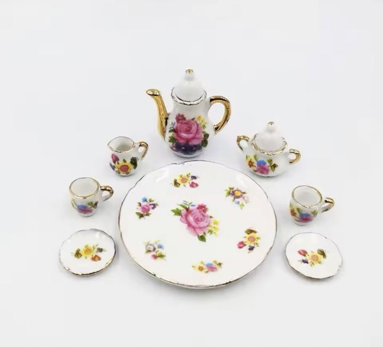 Миниатюрный набор посуды для кукол