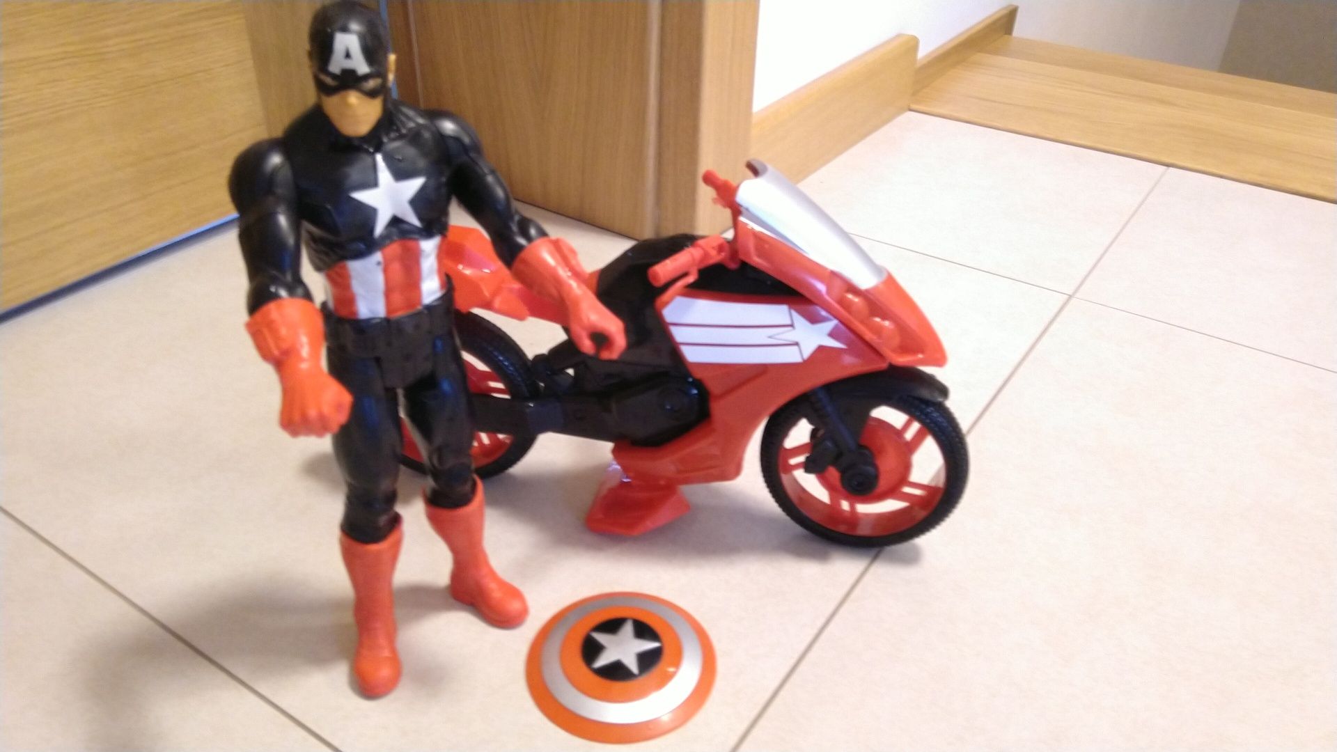 Avengers Captain America na motorze