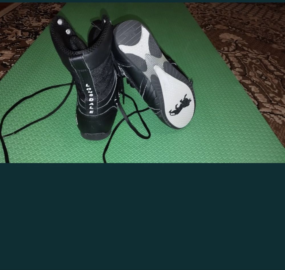Продам боксерки LONSDALE