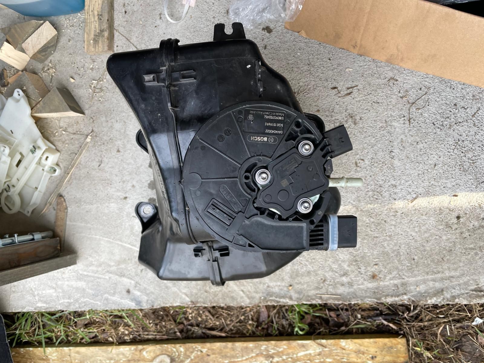 Kompletny zbiornik adblue VW caddy 4 2k5