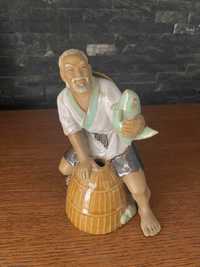 Stary rybak  Chińczyk figurka porcelana szkliwiona