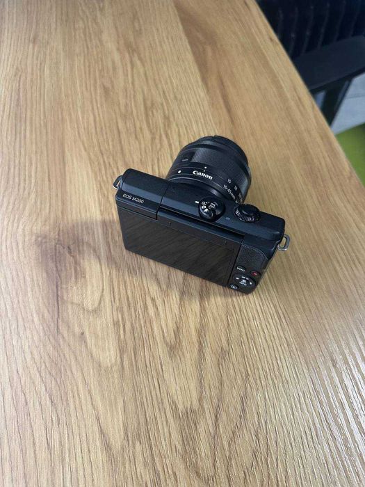 Canon m200 + 15-45mm IS STM Kit Black