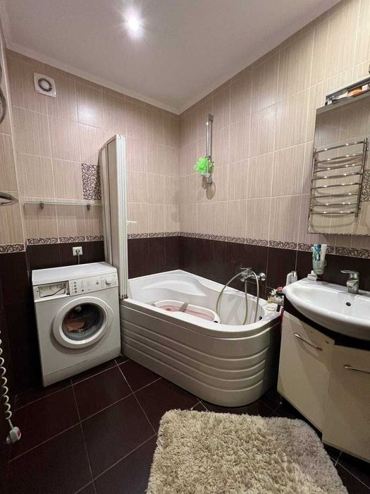 БЕЗ КОМІСІЇ квартира 2к в Петрівському кварталі з ремонтом