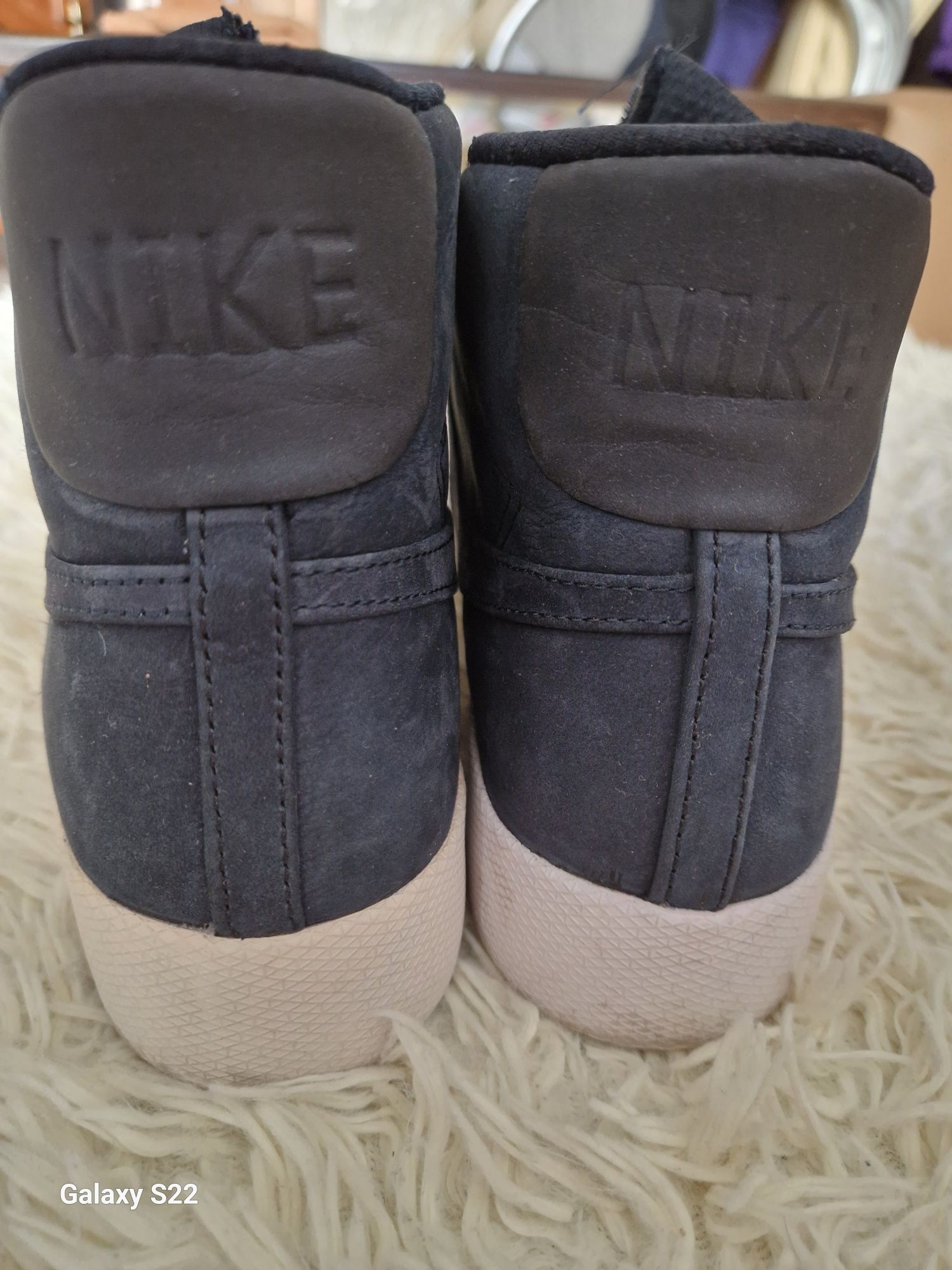 Високі кросівки Nike,  замш синій,  25см по стельці