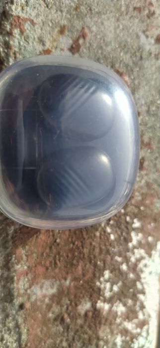 Fones de ouvido bluetooth pretos