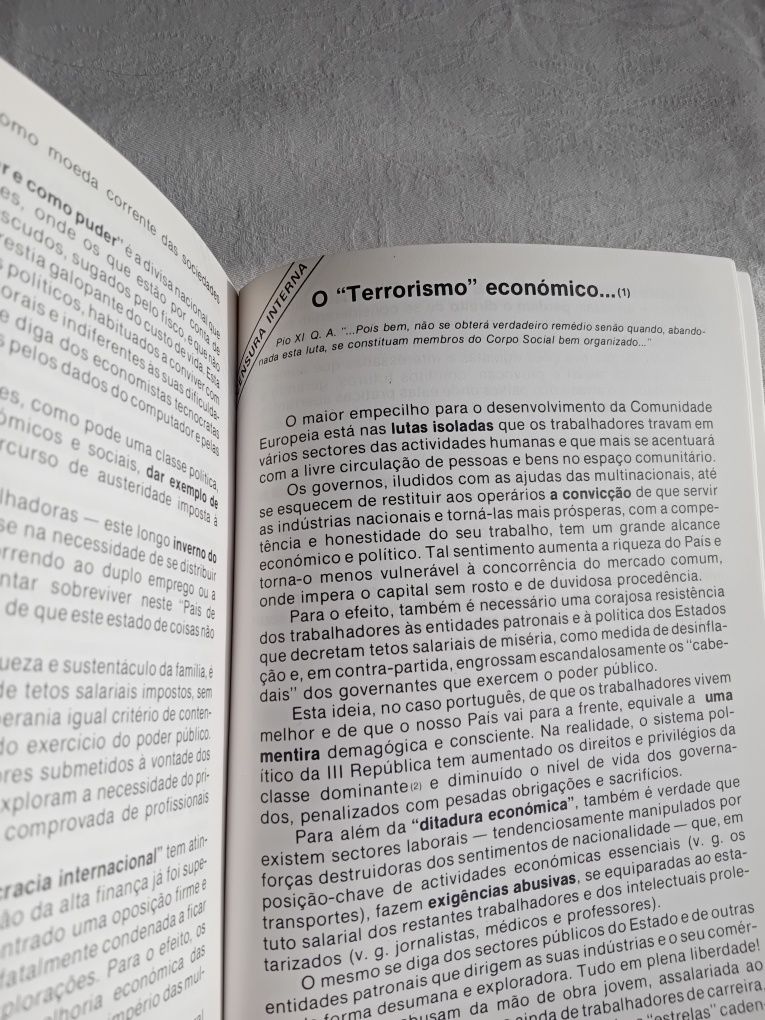 Livro "A mordaça do silêncio em democracia" de Sérgio Mourão