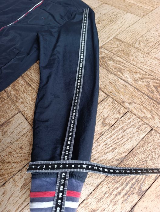 Tommy Hilfiger piękną kurtka męska lekka rozmiar L czarna