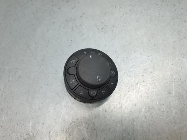 Botão / interruptor de luzes OPEL Corsa D