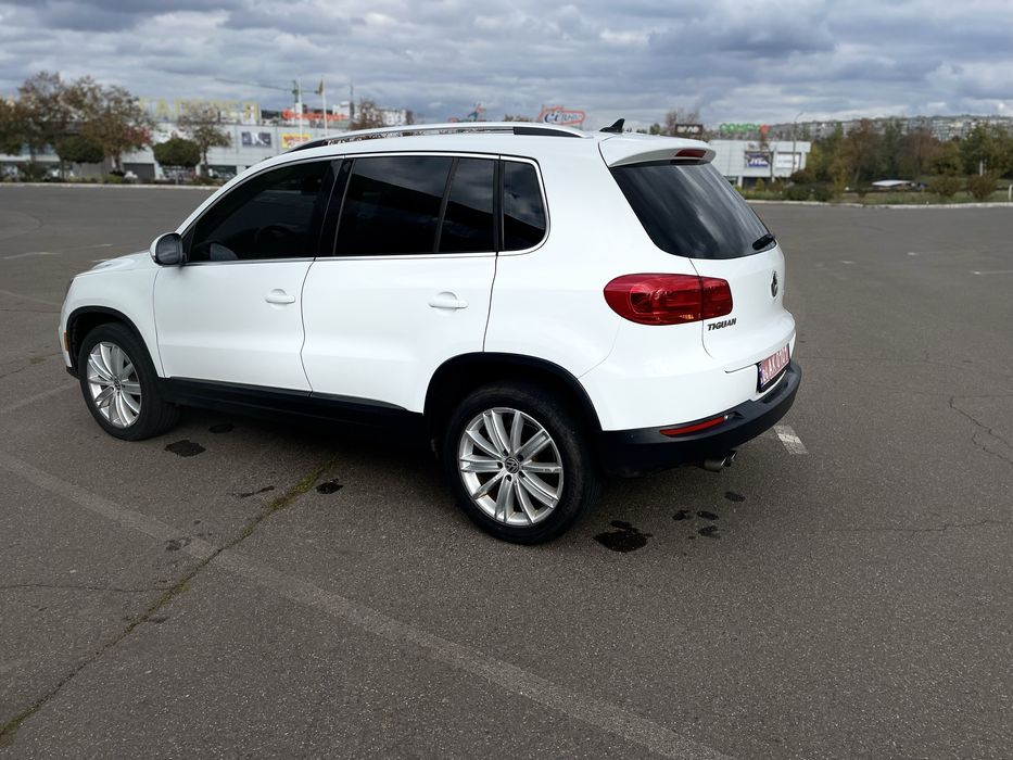 Продам Volkswagen  Tiguan 2.0 TSI 4 Motion