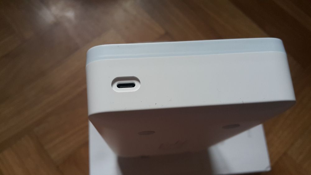 Sterylizator UV smartfonów ładowarka indukcyjna 10W telefon biżuteria