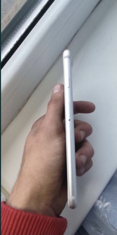 Продам iPhone 7/128GB в гарному стань