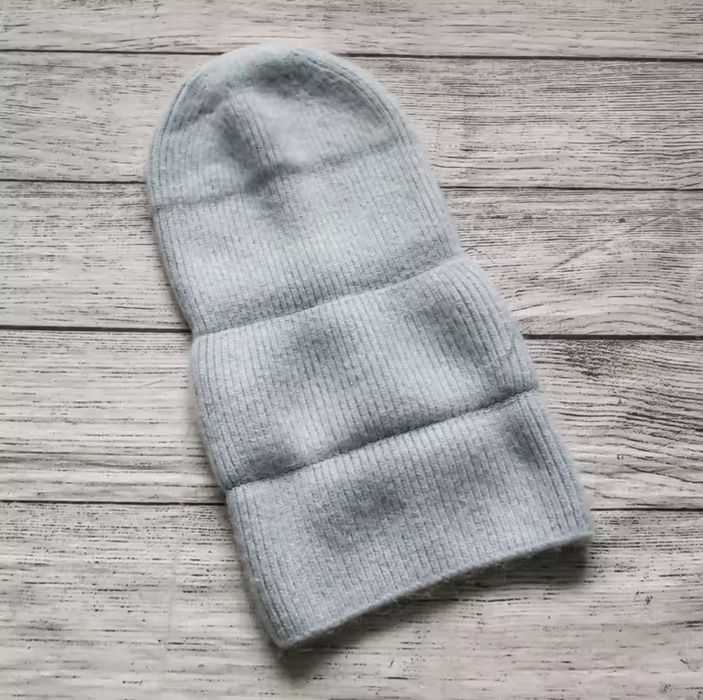 Шапка тепла пухнаста