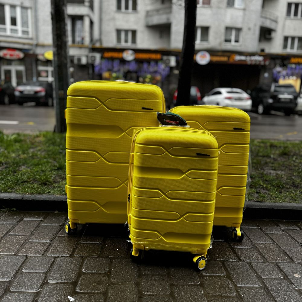 сумка 4 колеса поліпропілен  чемодан валіза