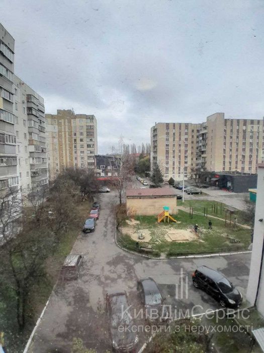 продам квартиру Бровари парк Перемоги Грушевського 3А