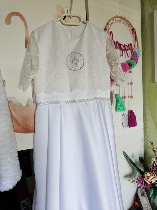 Piękna suknia komunijna z dodatkami torebka rękawiczki bolerko