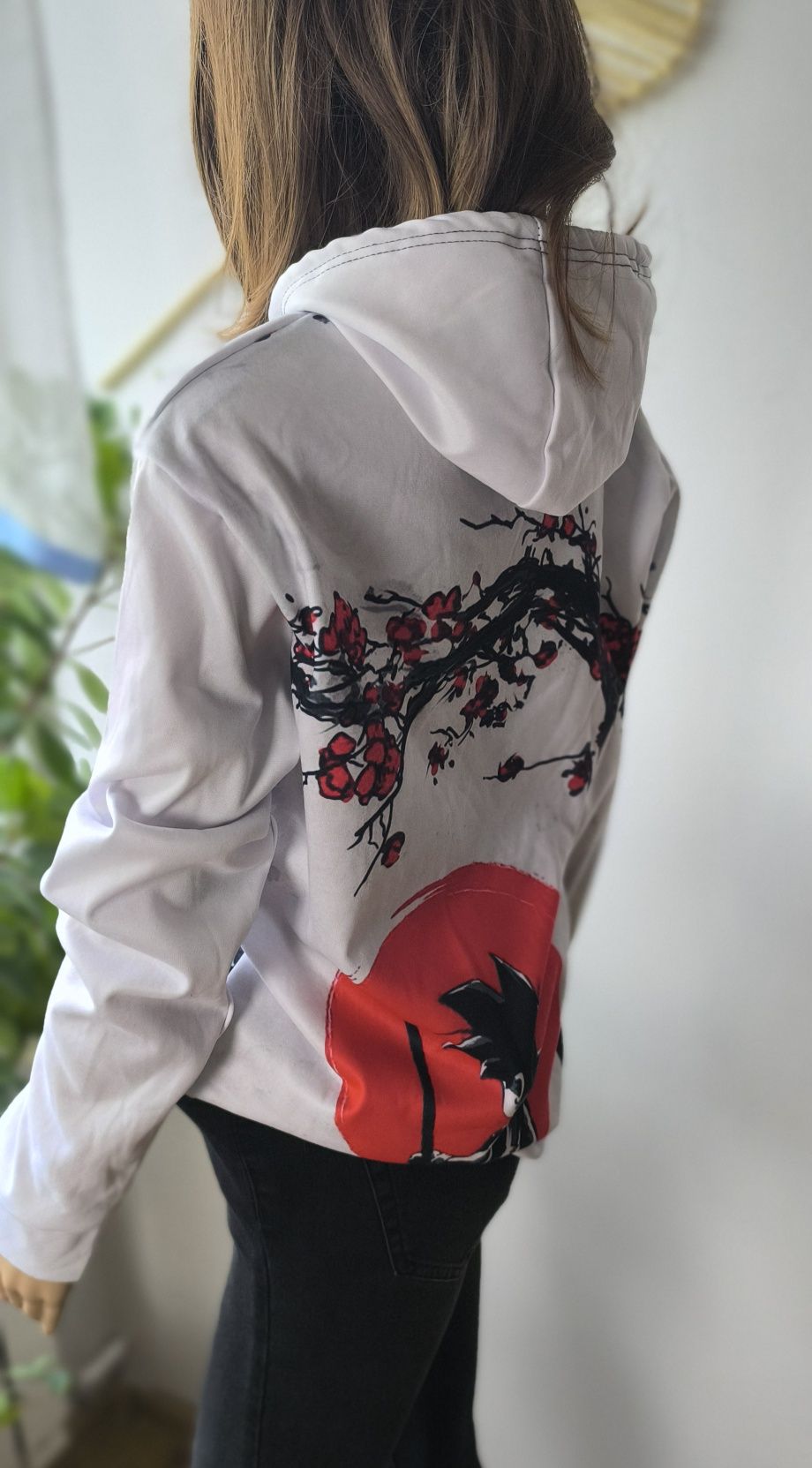 Nowa bluza z kapturem, nadruk inspirowany anime, rozmiar S